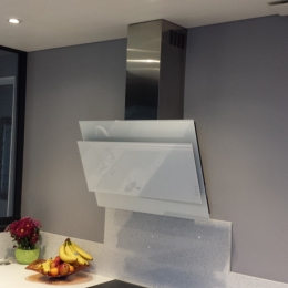 plafond cuisine avec hotte