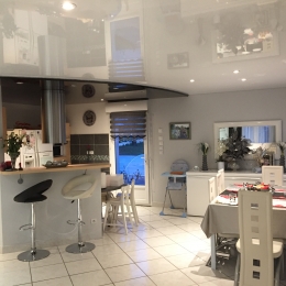 plafond cuisine laqué