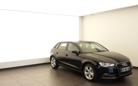 plafond et mur tendu lumineux garage AUDI