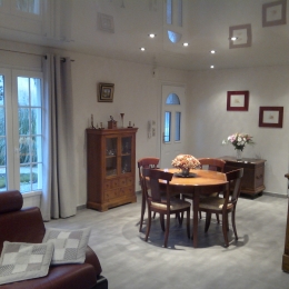 salon laqué gris